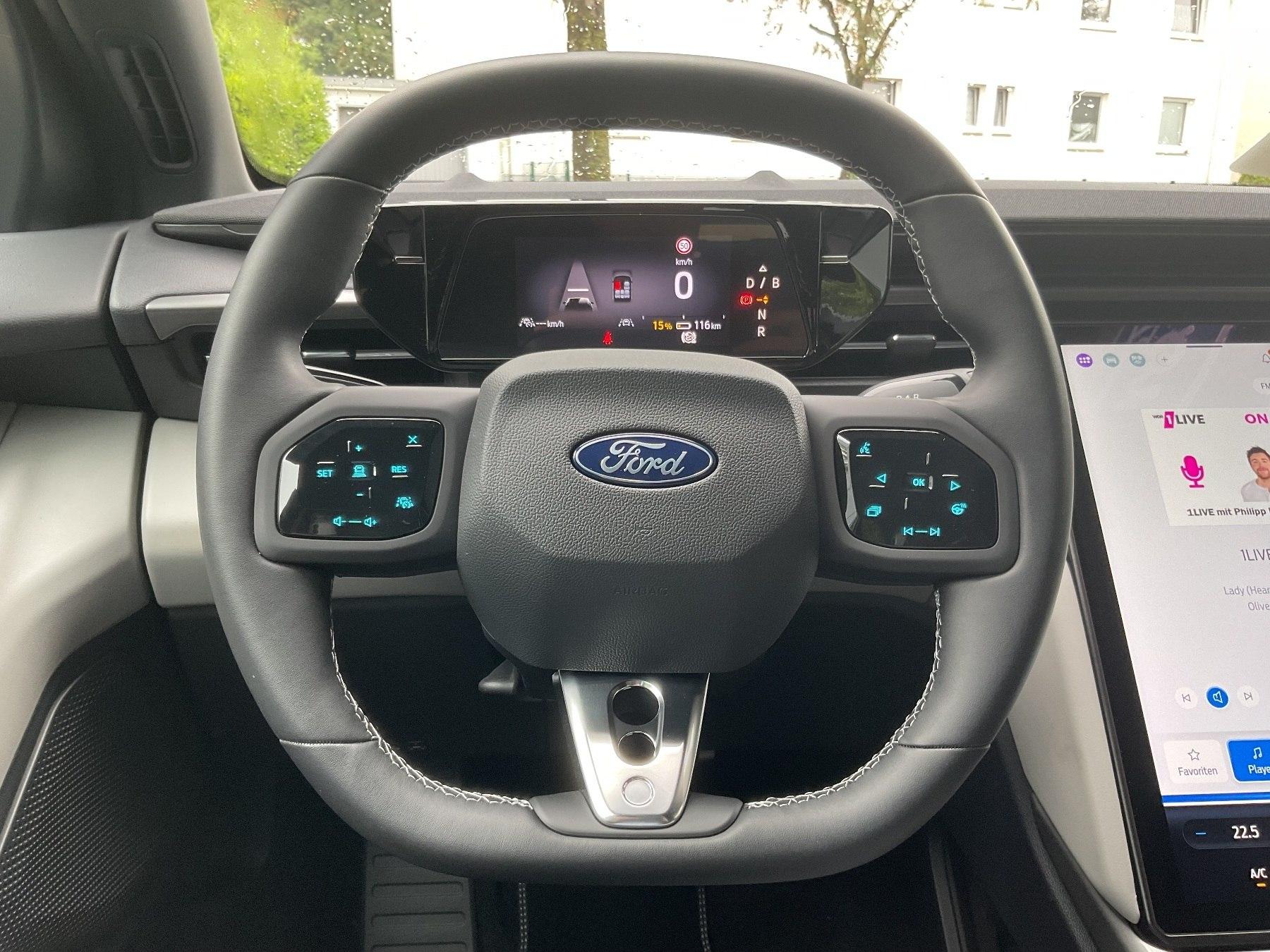 FORD Select AWD *LED*iACC*PDC*360*HUD*AHK*NAVI* FORD Select AWD *LED*iACC*PDC*360*HUD*AHK*NAVI*