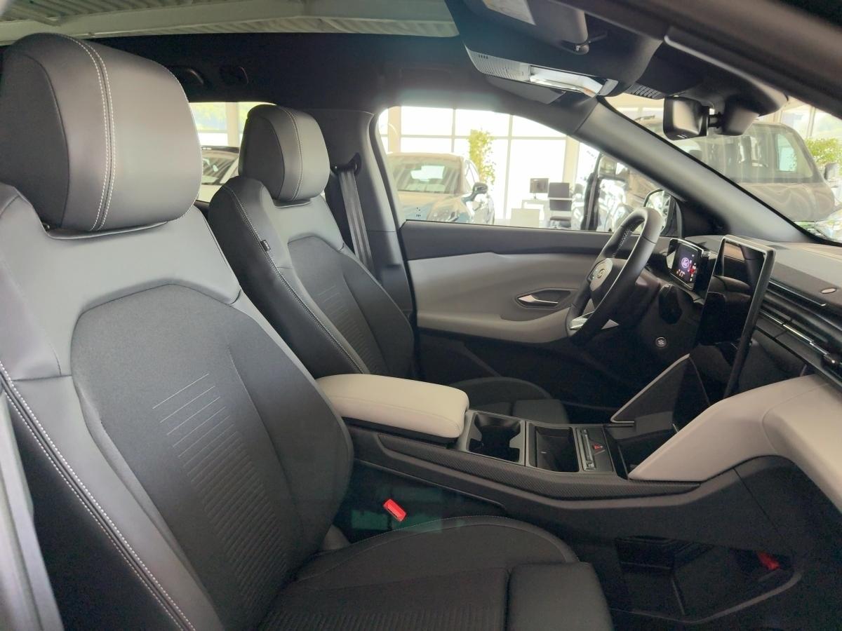 FORD PREMIUM AWD 340 PS 77 kWh FORD PREMIUM AWD 340 PS 77 kWh