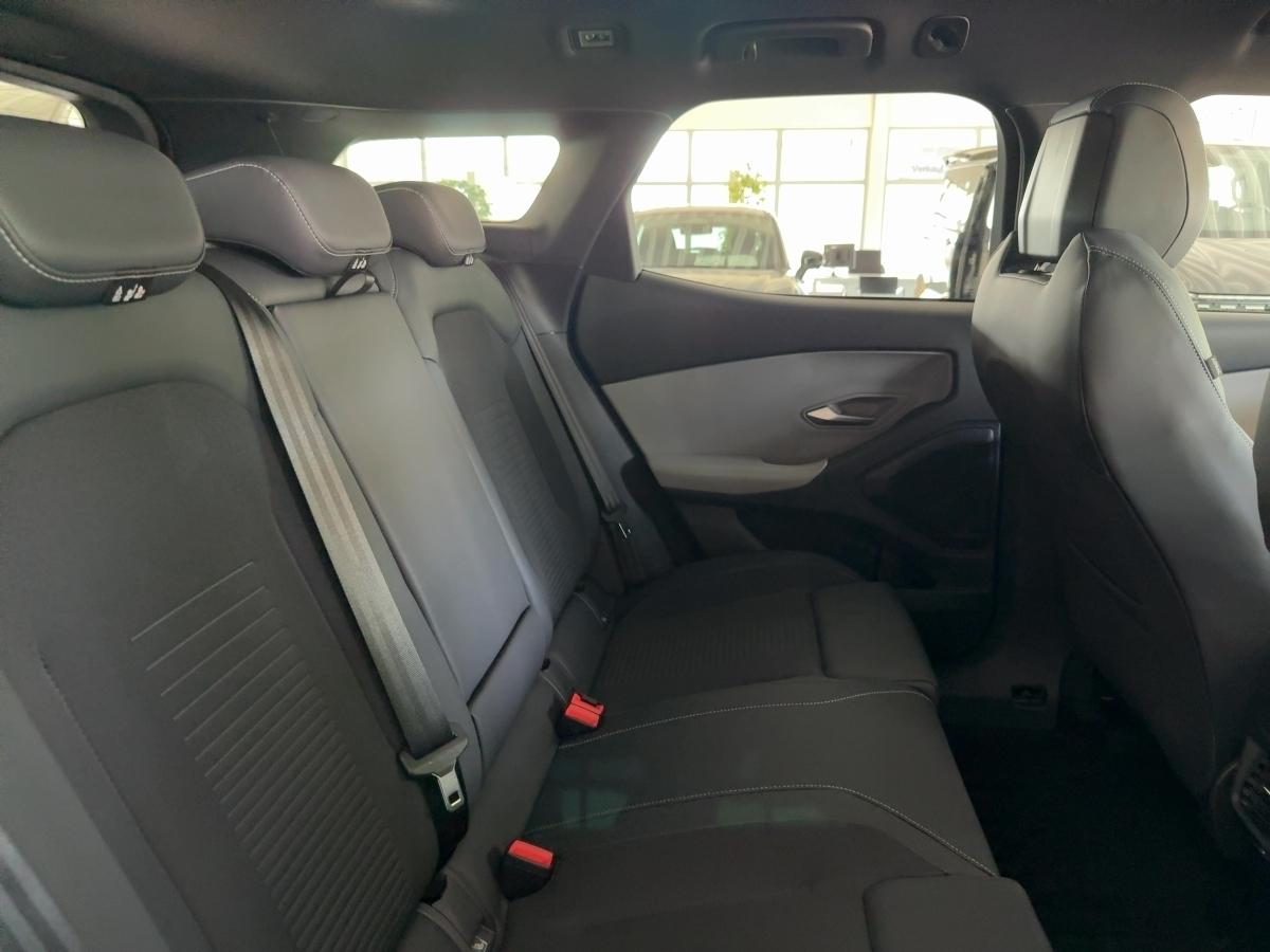 FORD PREMIUM AWD 340 PS 77 kWh FORD PREMIUM AWD 340 PS 77 kWh