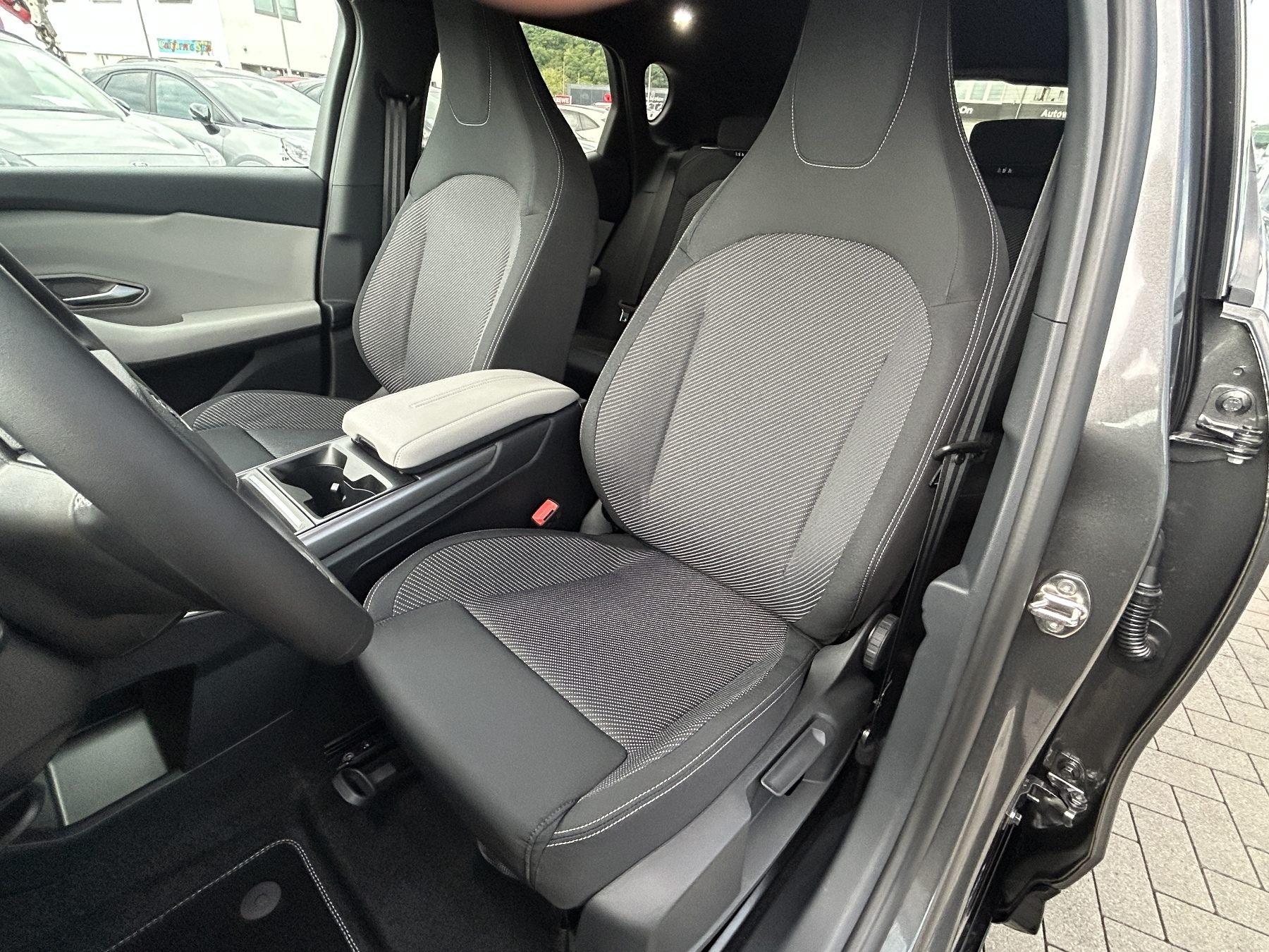 FORD Select RWD 286 PS AHK FAHRERASSISTENZPAKET FORD Select RWD 286 PS AHK FAHRERASSISTENZPAKET