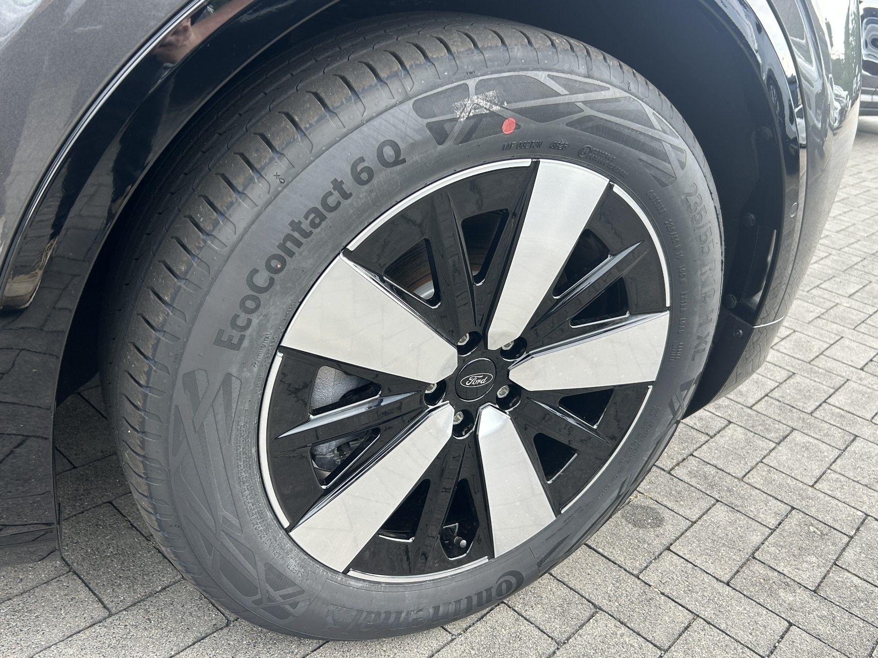 FORD Select RWD 286 PS AHK FAHRERASSISTENZPAKET FORD Select RWD 286 PS AHK FAHRERASSISTENZPAKET