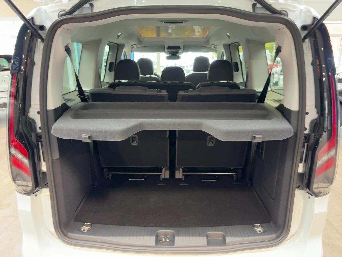 FORD Grand PHEV Active FWD FORD Grand PHEV Active FWD