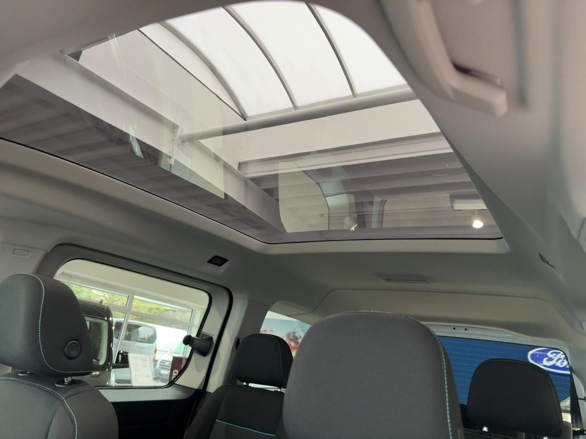 FORD Grand PHEV Active FWD FORD Grand PHEV Active FWD