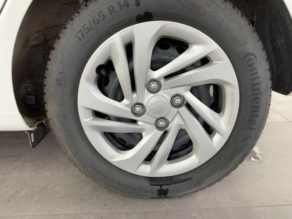 HYUNDAI Select (MY25) 1.0 Benzin (58 PS) 5-MT 2WD HYUNDAI Select (MY25) 1.0 Benzin (58 PS) 5-MT 2WD