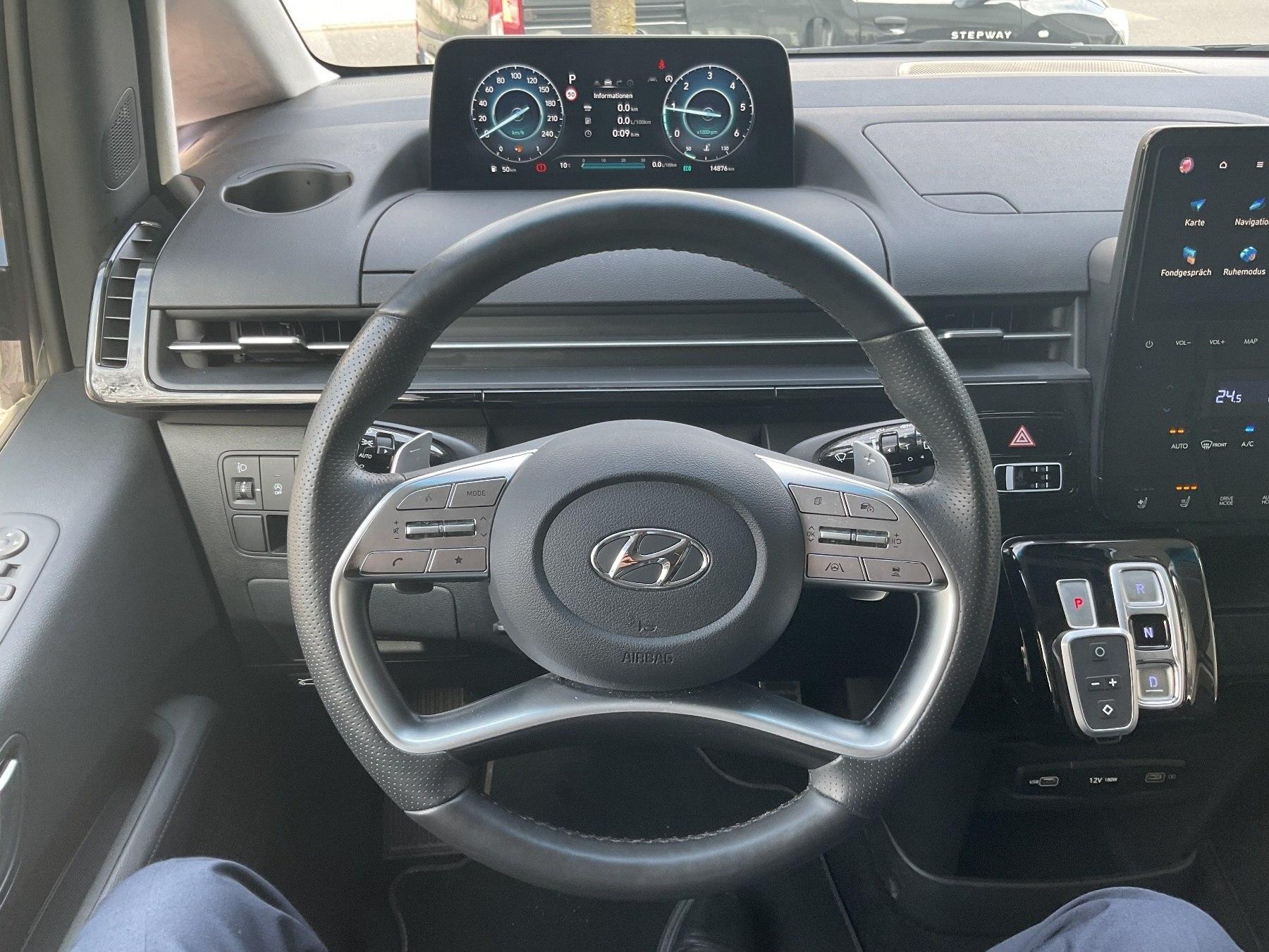 HYUNDAI 7-Sitzer 2.2 CRDi 177PS HYUNDAI 7-Sitzer 2.2 CRDi 177PS