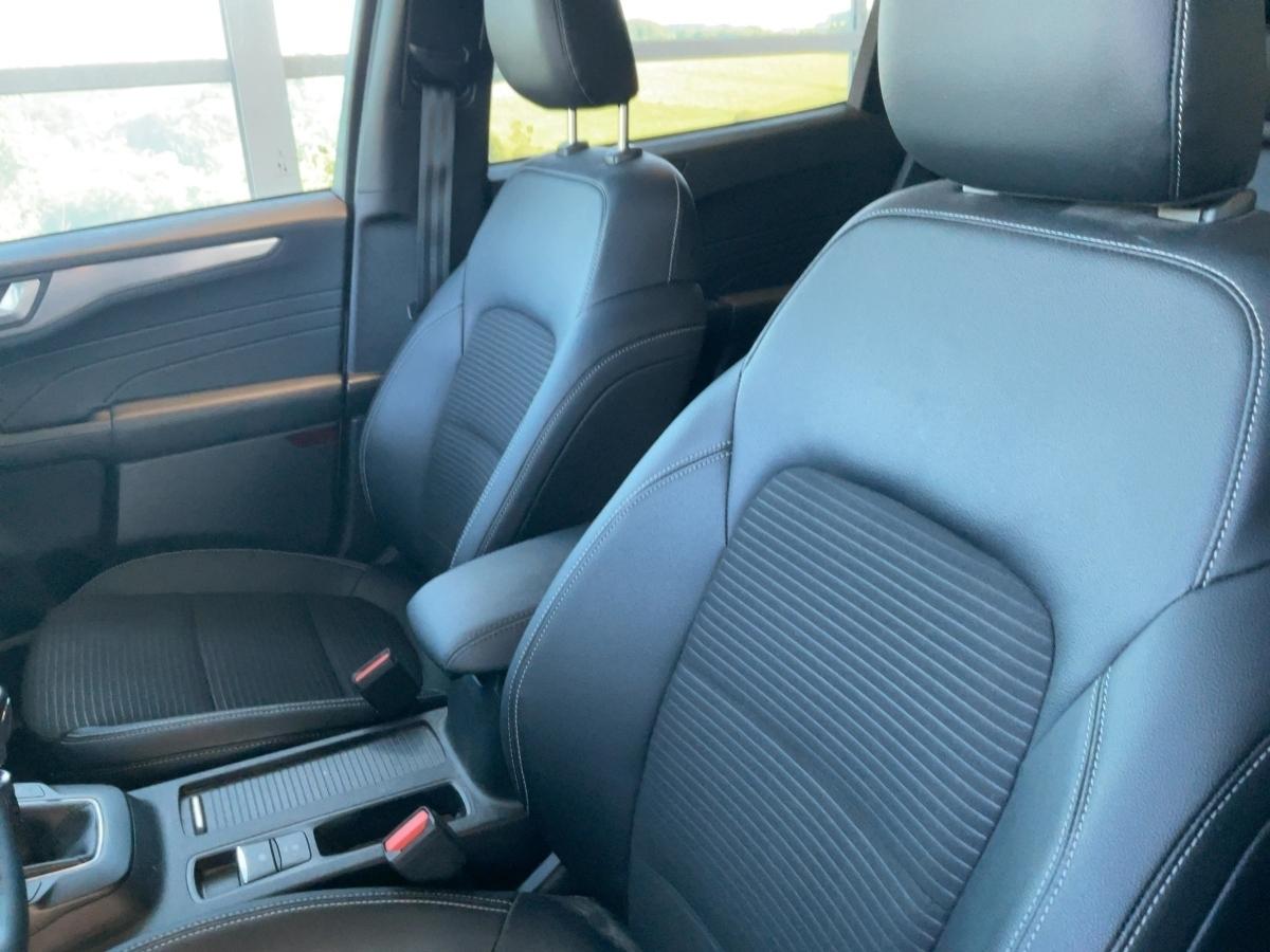 FORD Titanium X 1,5 l EcoBoost 110 kW (150 PS) FORD Titanium X 1,5 l EcoBoost 110 kW (150 PS)