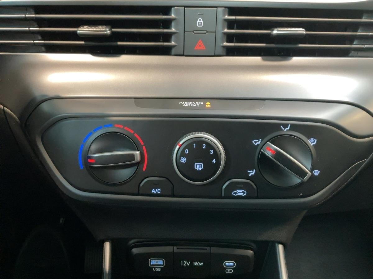HYUNDAI Select 1.0 T-GDI (90PS) 6-M/T Frontantrieb HYUNDAI Select 1.0 T-GDI (90PS) 6-M/T Frontantrieb