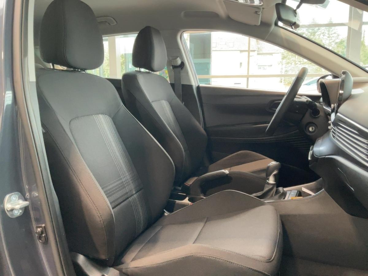 HYUNDAI Select 1.0 T-GDI (90PS) 6-M/T Frontantrieb HYUNDAI Select 1.0 T-GDI (90PS) 6-M/T Frontantrieb