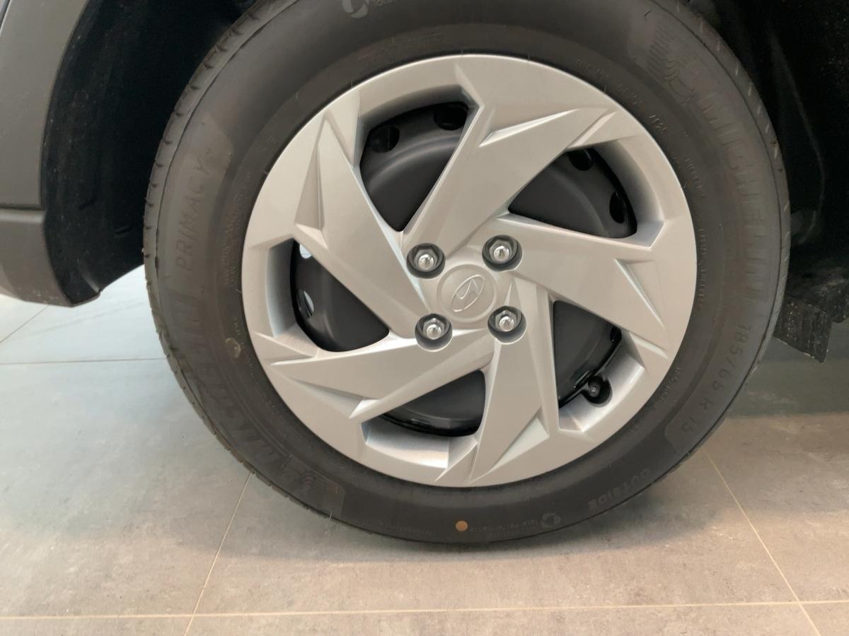 HYUNDAI Select 1.0 T-GDI (90PS) 6-M/T Frontantrieb HYUNDAI Select 1.0 T-GDI (90PS) 6-M/T Frontantrieb