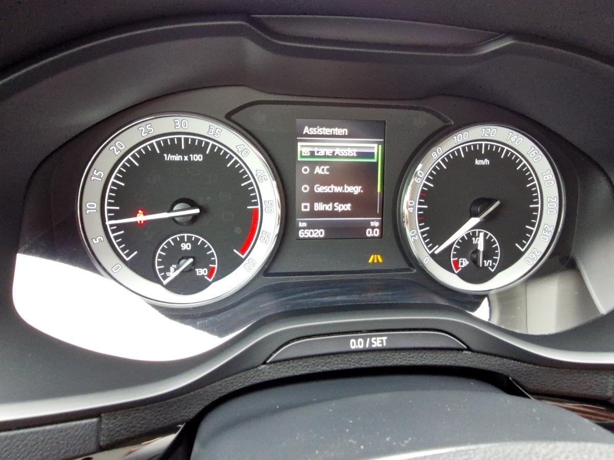 Fahrzeug-Bild 12