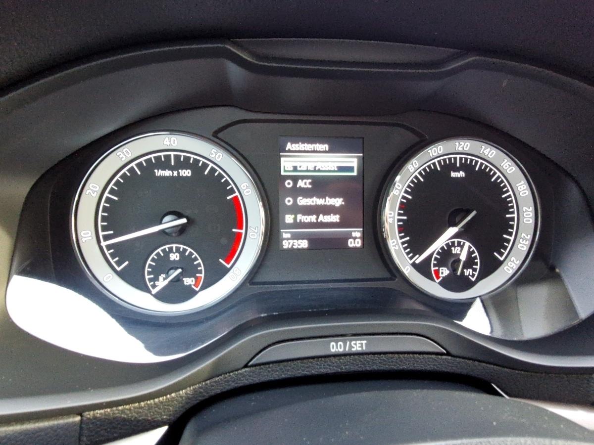 Fahrzeug-Bild 12