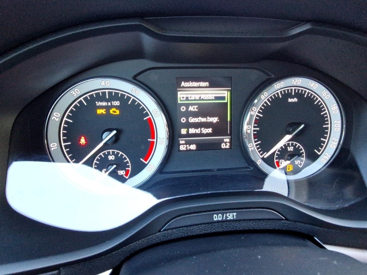 Fahrzeug-Bild 12