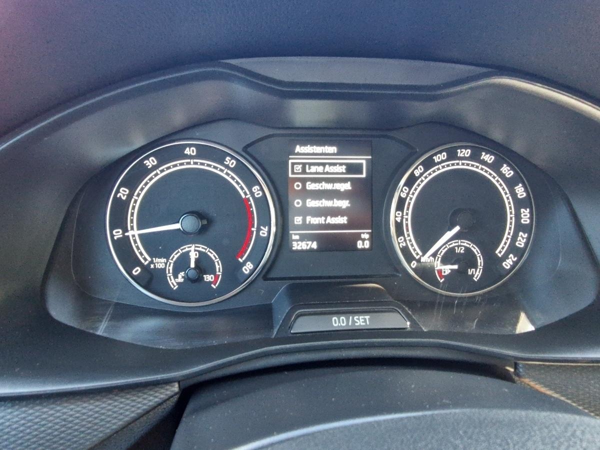Fahrzeug-Bild 12