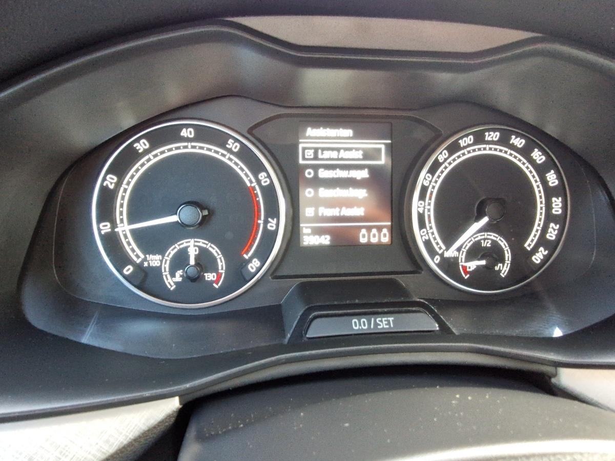 Fahrzeug-Bild 12