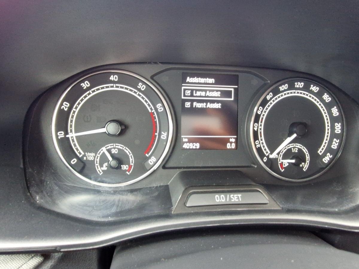 Fahrzeug-Bild 12