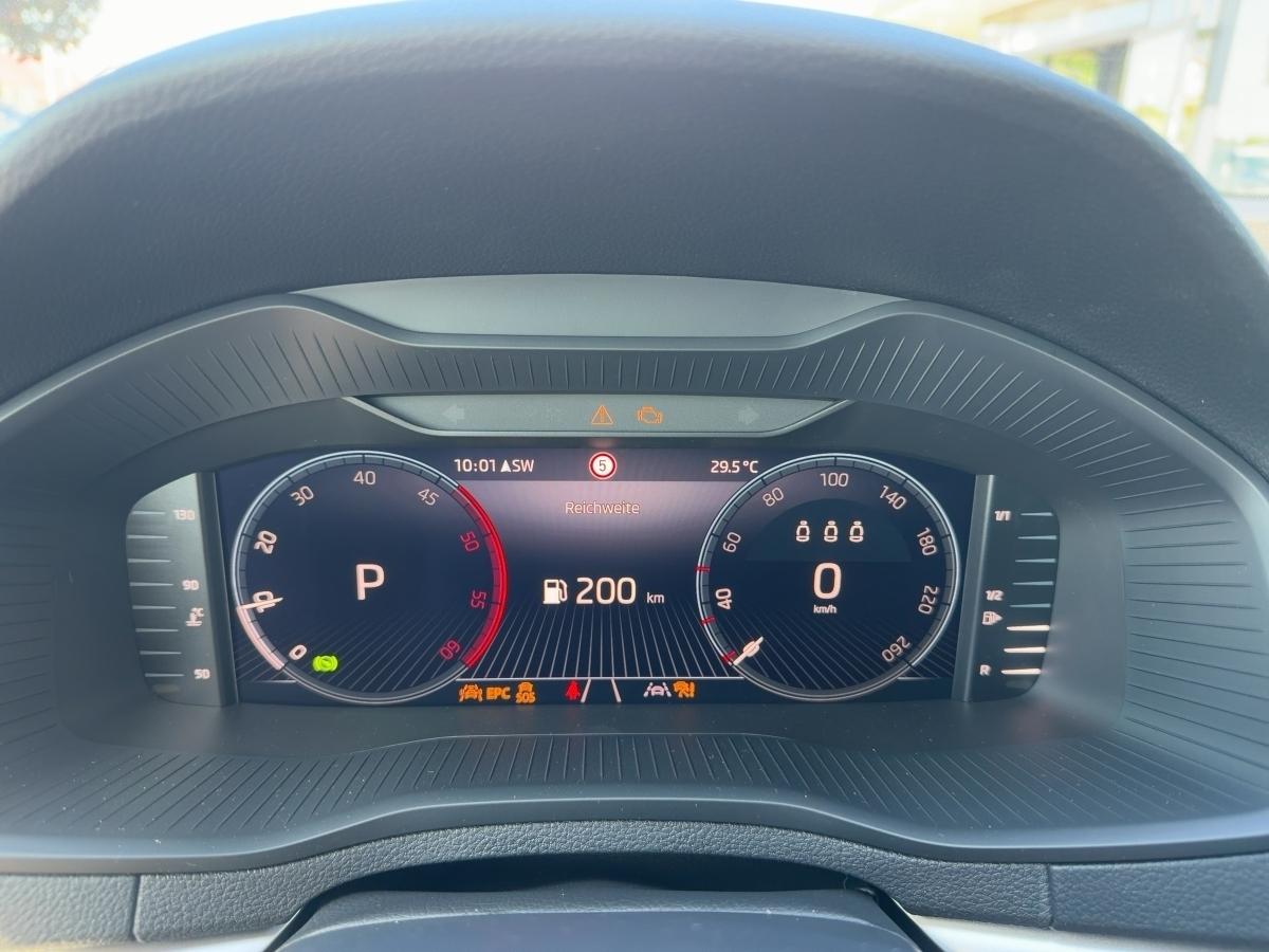 Fahrzeug-Bild 12