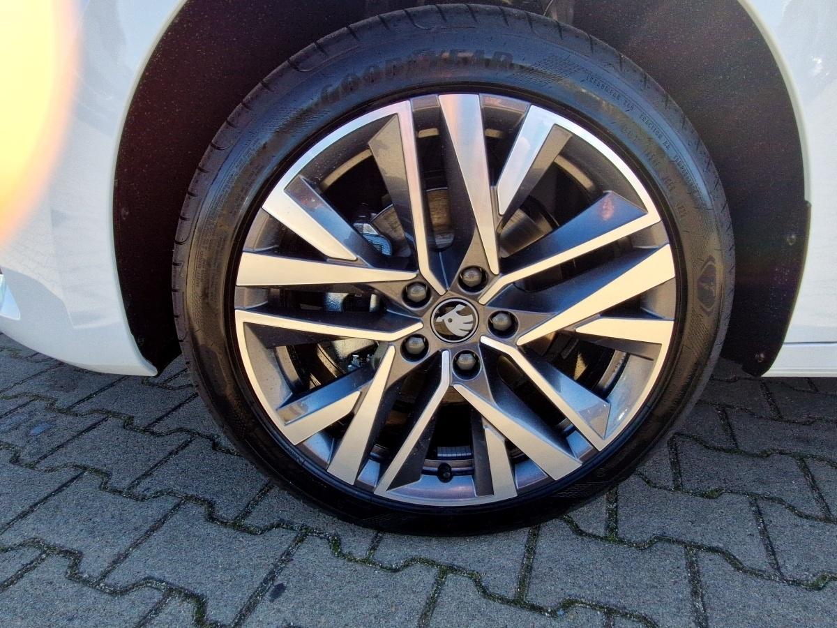 Fahrzeug-Bild 12